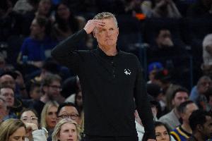 科尔：我们努力作为一个整体找回节奏 这场胜利对我们有帮助