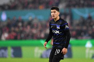 在线登录入口-罗马诺：勒沃库森接近1000万欧签下德乙中场马扎，本赛季5球5助