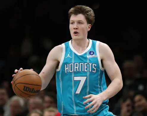 APP下载-克尼普尔是本赛季唯一一位三分球命中数超过200个的球员